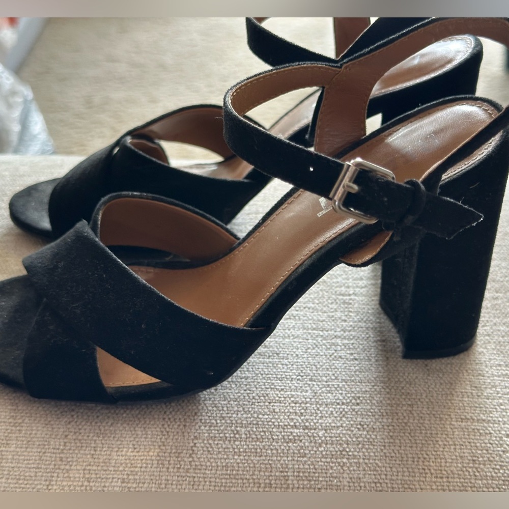 S6 - Black suede strappy heels size 7